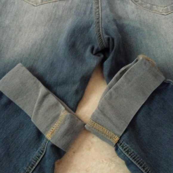 Skinny jean capris - Picture 4 of 4